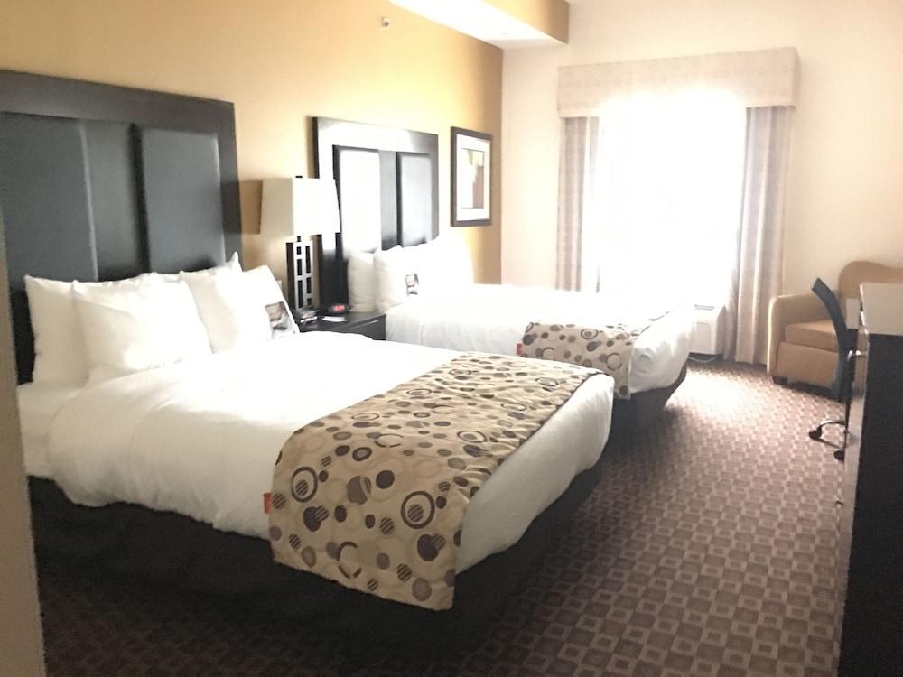 Red Roof Inn & Suites Лонгвю Екстериор снимка